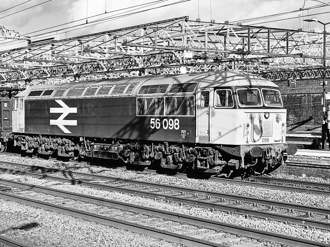 Trainnut on Train Siding: #trainspotting #train #diesel #station #depot #electric #emu Some of the latest photos at Crewe up to today with D6851 Flopsie and
37884