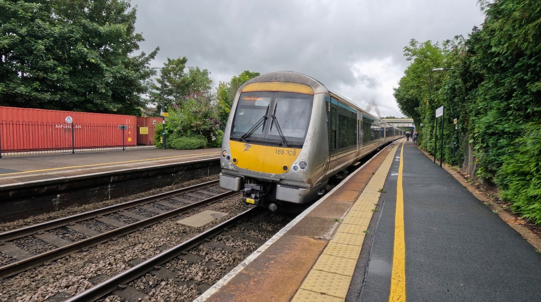 George on Train Siding: A few photos from yet another WMDT with @Theo555 today, rode some 390's, 68's and 158's among others and saw 37601
dragging 730220 through...