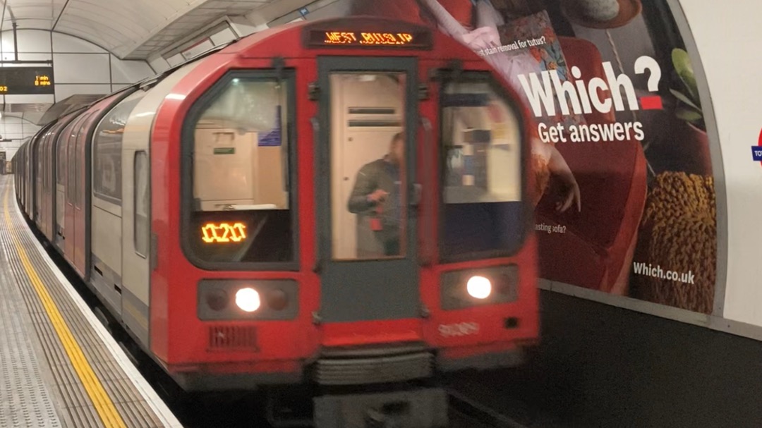 Theo555 on Train Siding: 2nd post of 3 for this London trip, final one coming tomorrow..... anyway, in this leg of the trip I went on a Southeastern Class 465
for the...