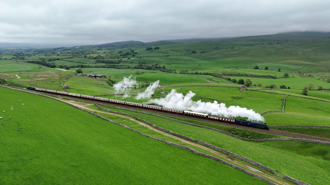 Yorkshire railway spotter on Train Siding: 60007 Sir Nigel Gresley on her 65th anniversary of her 112mph run 23/5/24 at Shap and Green Gates