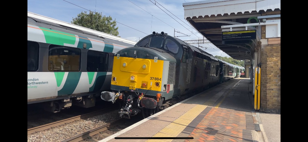 JackzTrackz on Train Siding: 37884 now bringing 730227 was supposed to come at 12:30 but passed at 14:20 from Wembley Intercity Depot (20/08/2024)