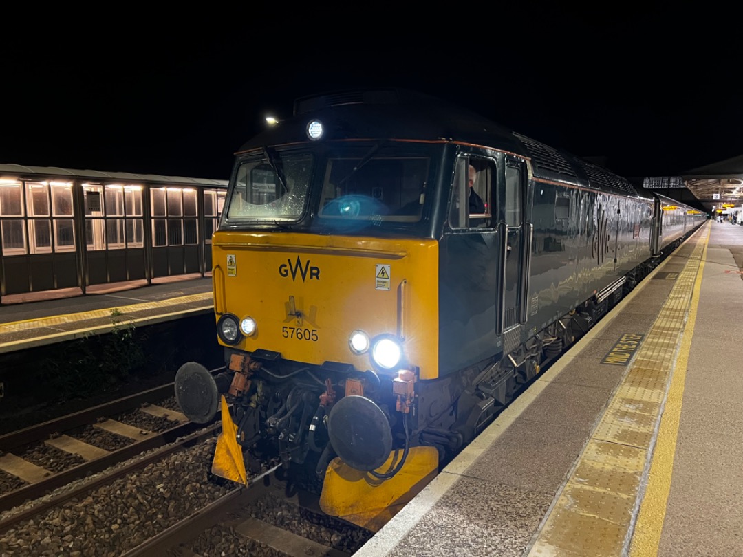 PJ on Train Siding: Totnes castle 57605 Riviera Sleeper GWR departing Newton abbot from Penzance due for London Paddington