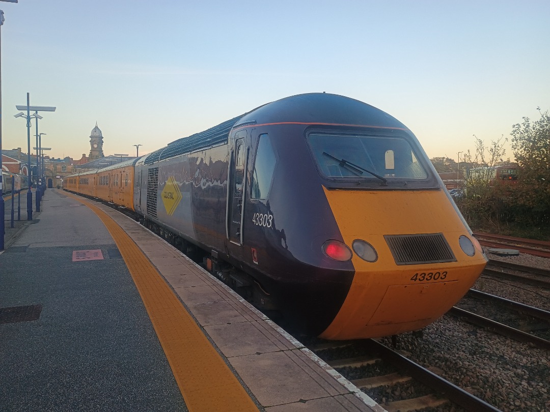 LucasTrains on Train Siding: Class #43303 & #43301 running a PLPR Track Inspection service at Scarborough. Running from Gascoigne Wood Down Loop to Milford
Loop.