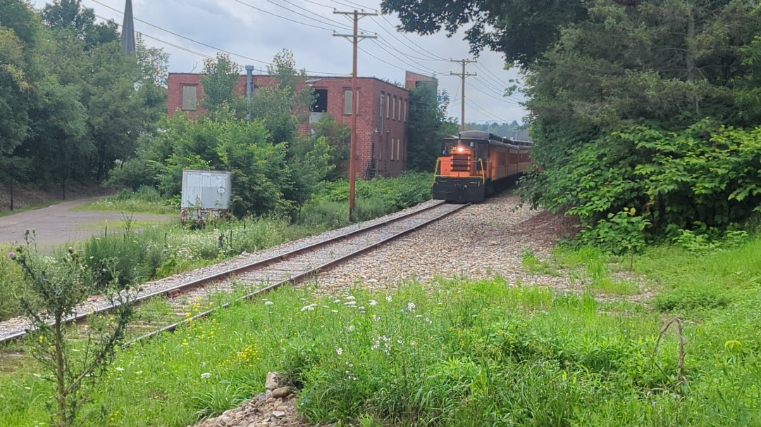 CaptnRetro on Train Siding: Comin' Atcha (the sequel). Arcade & Attica #113 coming up by Hummingbird Toy Factory, a derelict structure in the present
day, what once...