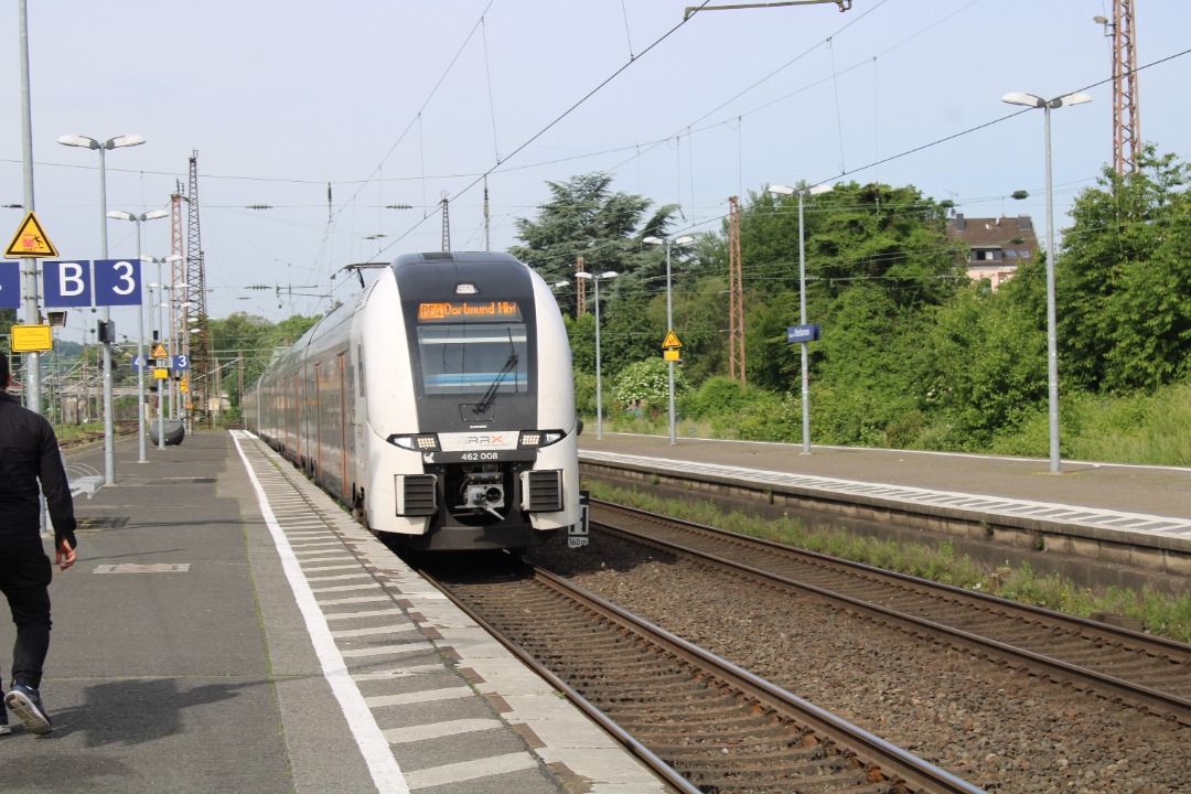 TrainsfromDE on Train Siding: Here you See an Desiro HC as an RRX (RheinRuhrExpress) in the State North Rine Westphalia.