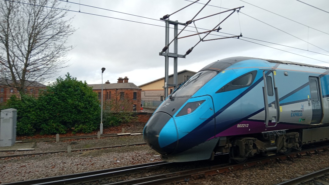 Country Trains on Train Siding: A but of a late post but caught Class 47 'Crewe Diesel Depot', a Black 5 and Sir Nigel Gresley 60007 at York and a few
other spots. A...