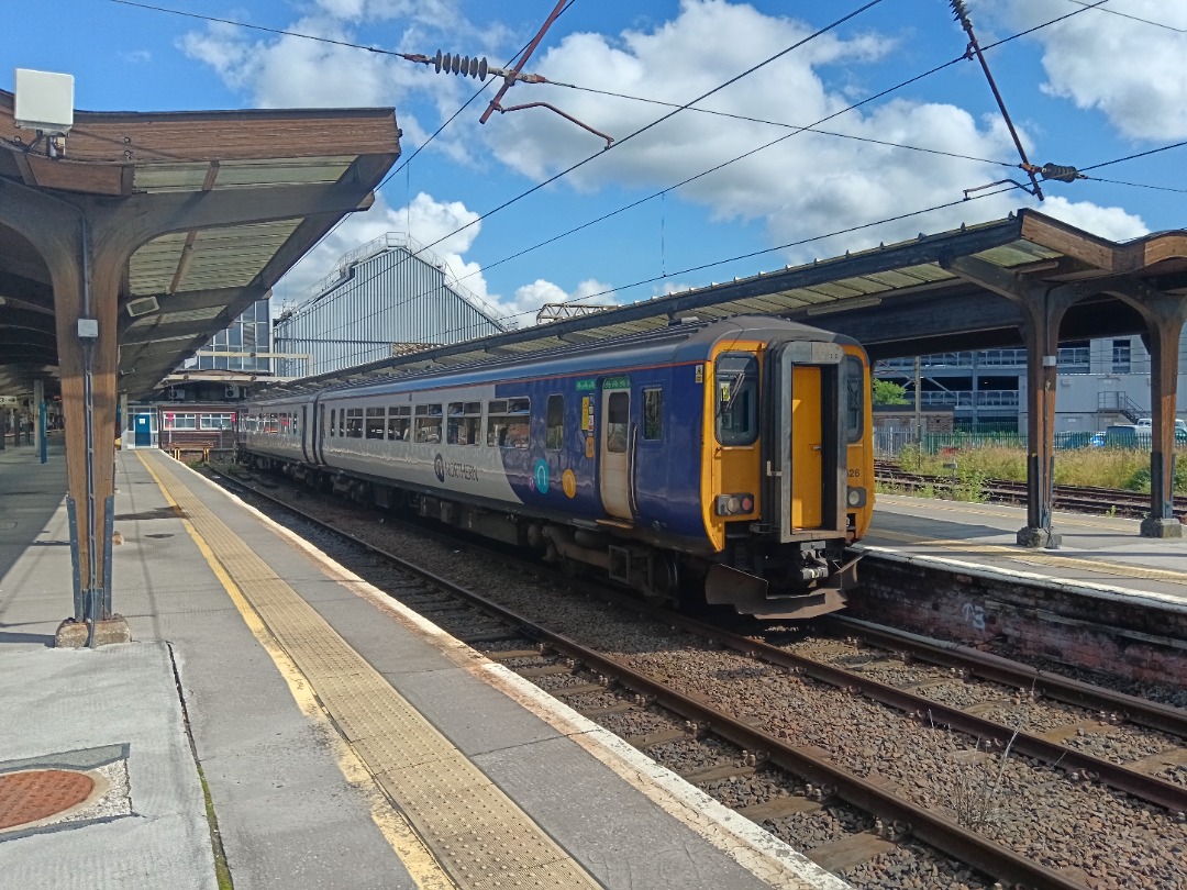 Whistlestopper on Train Siding: Northern class 156/4 No. #156426 preparing to depart Preston this morning with 2N15 1024 Preston to Colne.