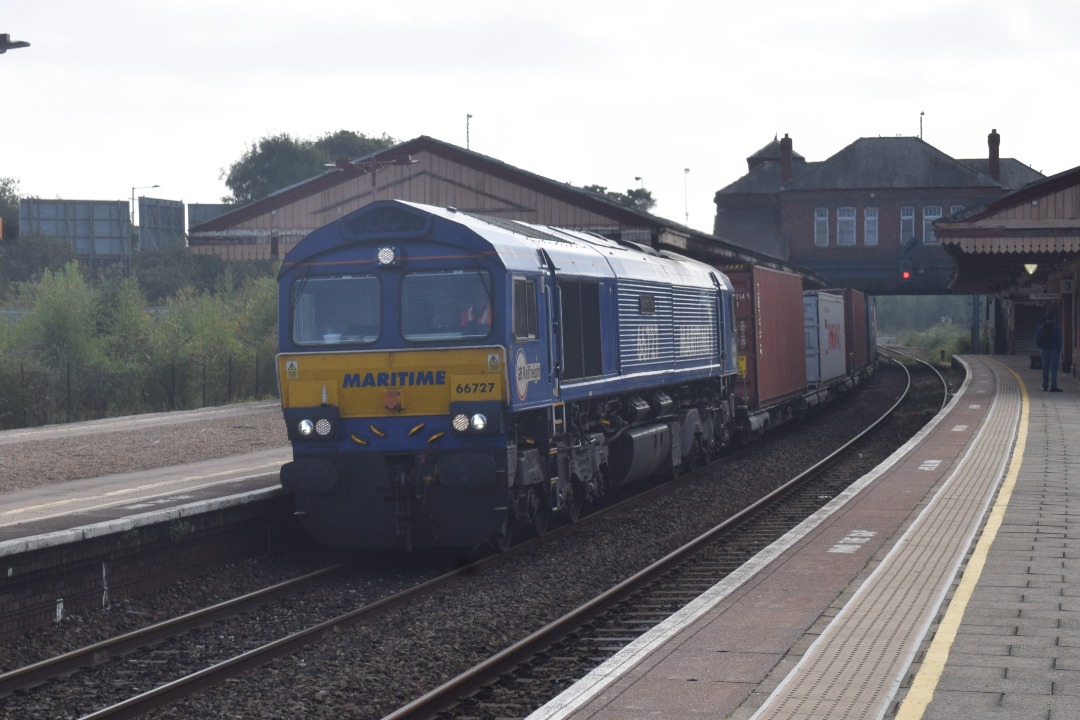 Hardley Distant on Train Siding: CURRENT: 66727 'Maritime One' passes through Tyseley Station on Satirday 31st August with the 4M16 05:44 Southampton
Western Docks to...