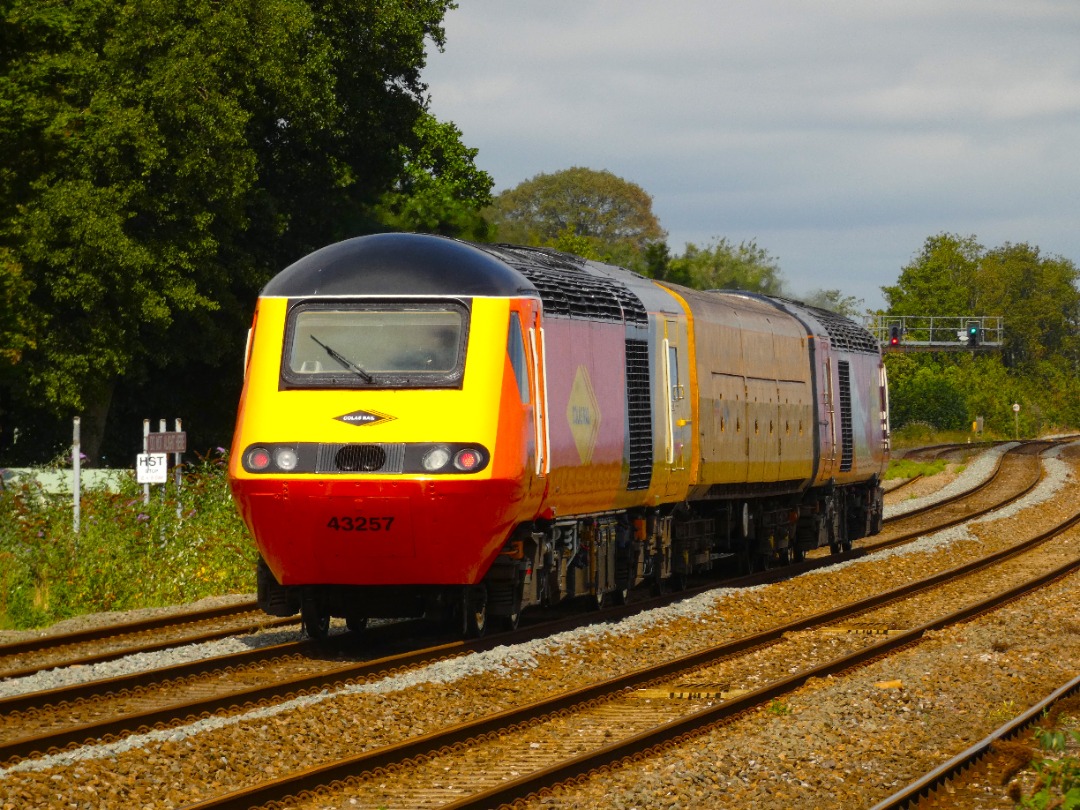 Jacobs Train Videos on Train Siding: #43257 is seen at the rear of the carriage move from St Blazey LIP to Derby R.T.C in its fresh 'mini cheddars'
livery