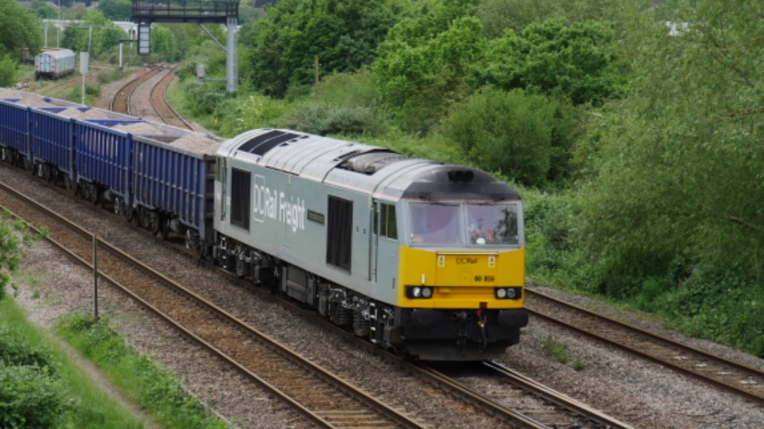 Dean Knight on Train Siding: My first time seeing a class 60 in person today - and then I realised it wasn't the same one coming back! Funky looking
things, for sure,...