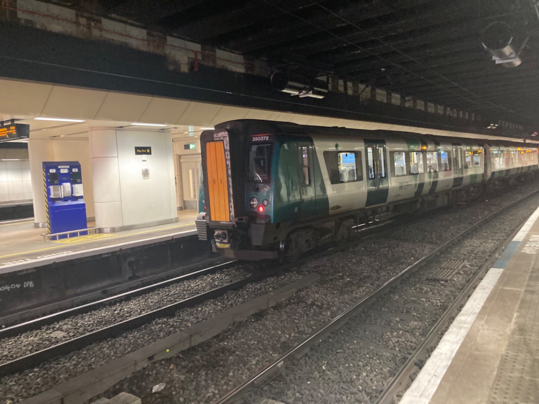 Theo555 on Train Siding: Went to Wolverhampton (again) today with @George, we even caught the Midland Pullman on camera again!!! Over a month we last saw it!
Very...