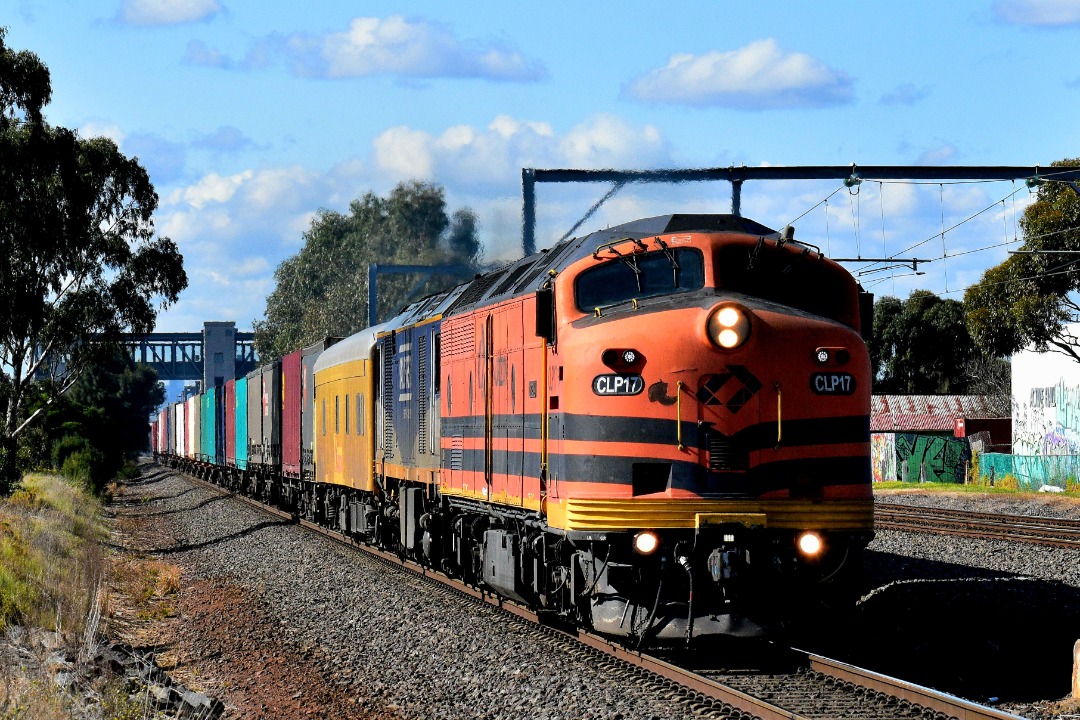 Shawn Stutsel on Train Siding: Aurizon's CLP17 and Railfirst's GL105 trundles through Laverton, Melbourne with 6MX1, Container Service bound for South
Australia...