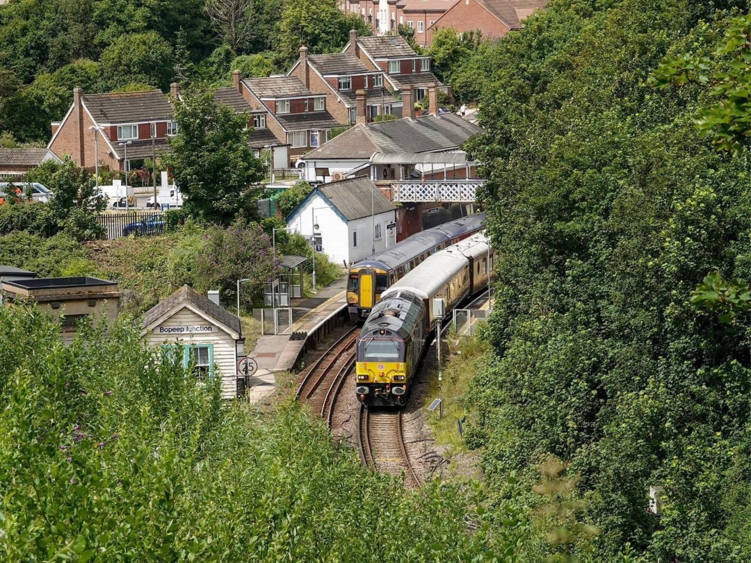 Inter City Railway Society on Train Siding: Class 67006 t&t 67024 is seen at West St Leonards working 1Z81 London Victoria to Hastings.