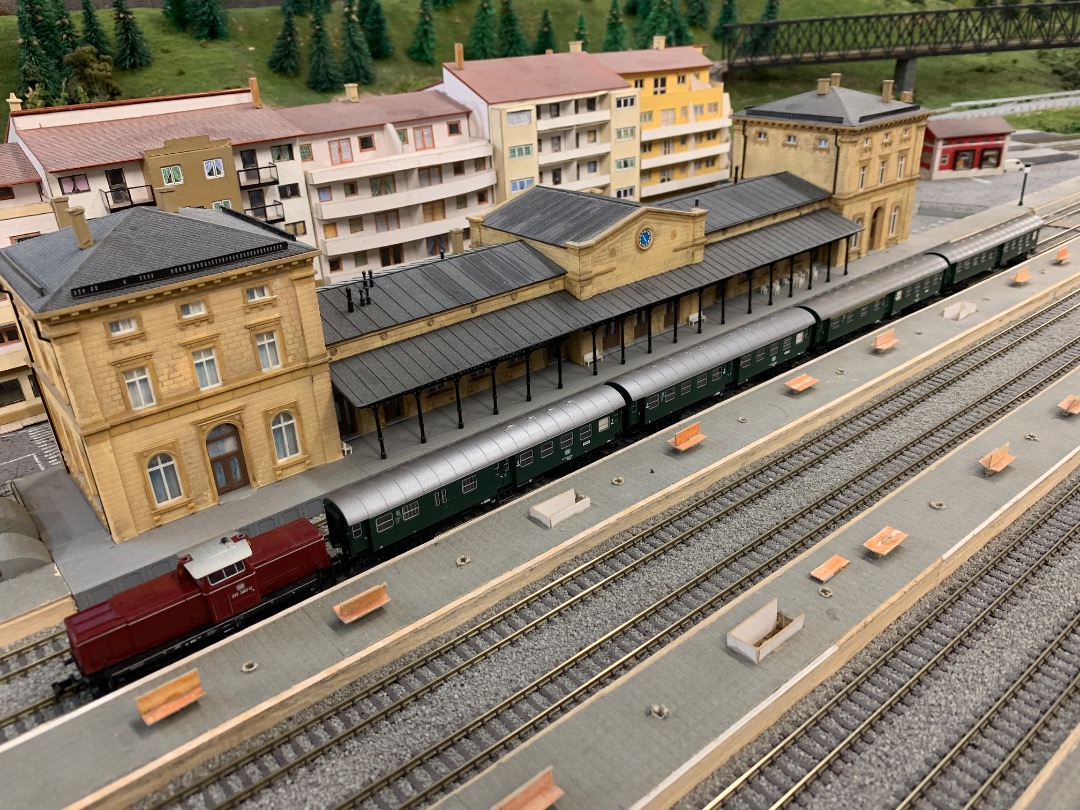 Train Siding in an online community for all railway enthusiasts, trainspotters and railway modellers from around the world.