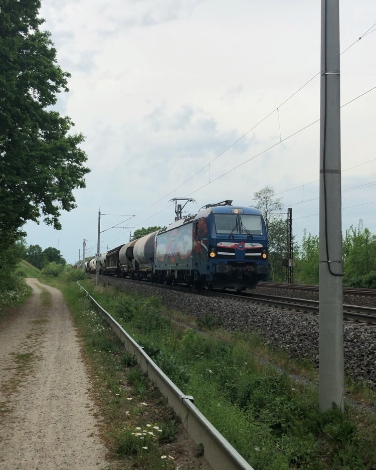 014 lp on Train Siding: Hier eine 192 in Radbruch die ich seit dem nicht mehr wiedergesehen habe 😂. Aber sie sieht echt cool aus.