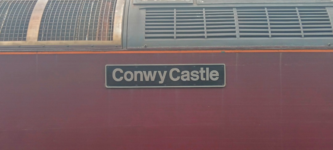 TrainGuy2008 🏴󠁧󠁢󠁷󠁬󠁳󠁿 on Train Siding: Today, I had The Northern Belle come to Llandudno Junction on a railtour from Hull, with 57314
'Conwy...