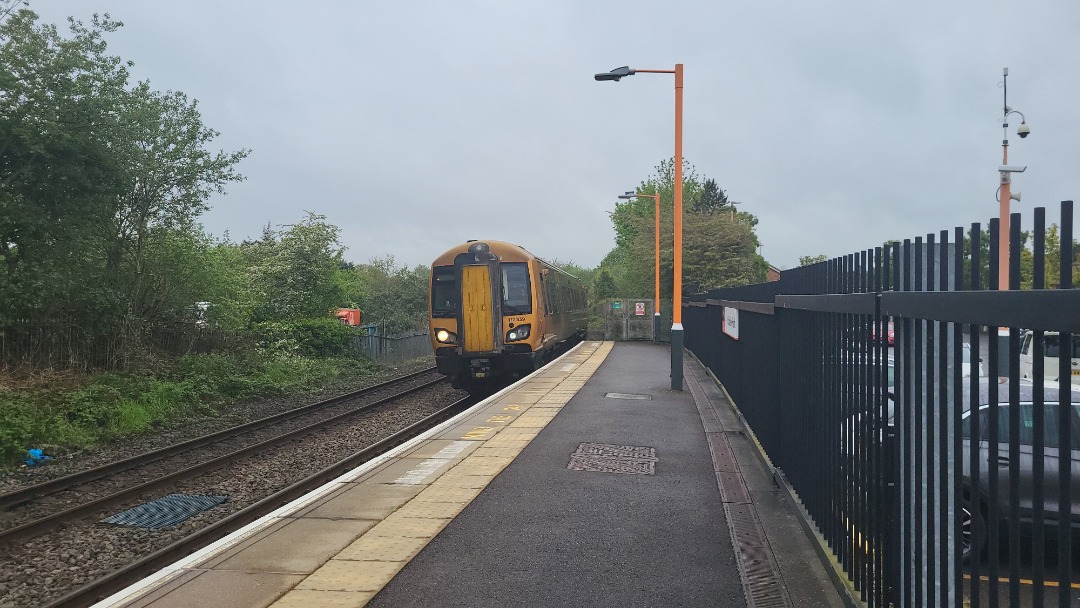 westmidlandstransport on Train Siding: A few days ago, I filmed a vlog on the SHL, with 172s and 139s! Gladly there was no 172342! 😄