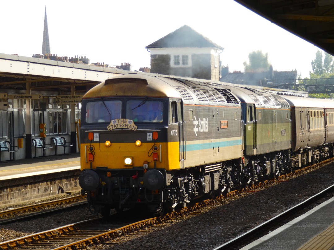 Jacobs Train Videos on Train Siding: #47712 is seen leading a railtour with #47805 in tow on the return from Penzance to Wolverhampton powering through the
middle line...