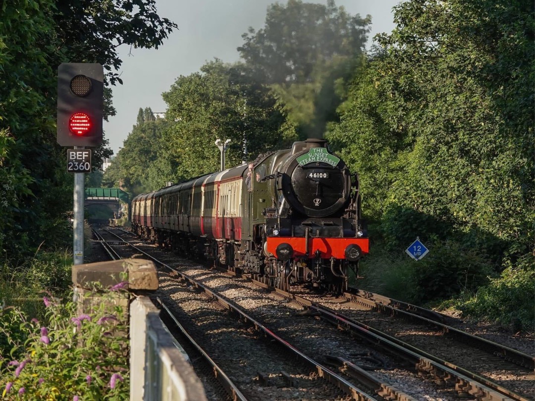 Inter City Railway Society on Train Siding: LMS 46100 'Royal Scot' t&t D1924 is seen approaching Isleworth working 1Z72 London Victoria to
Chertsey. 20th June 2024