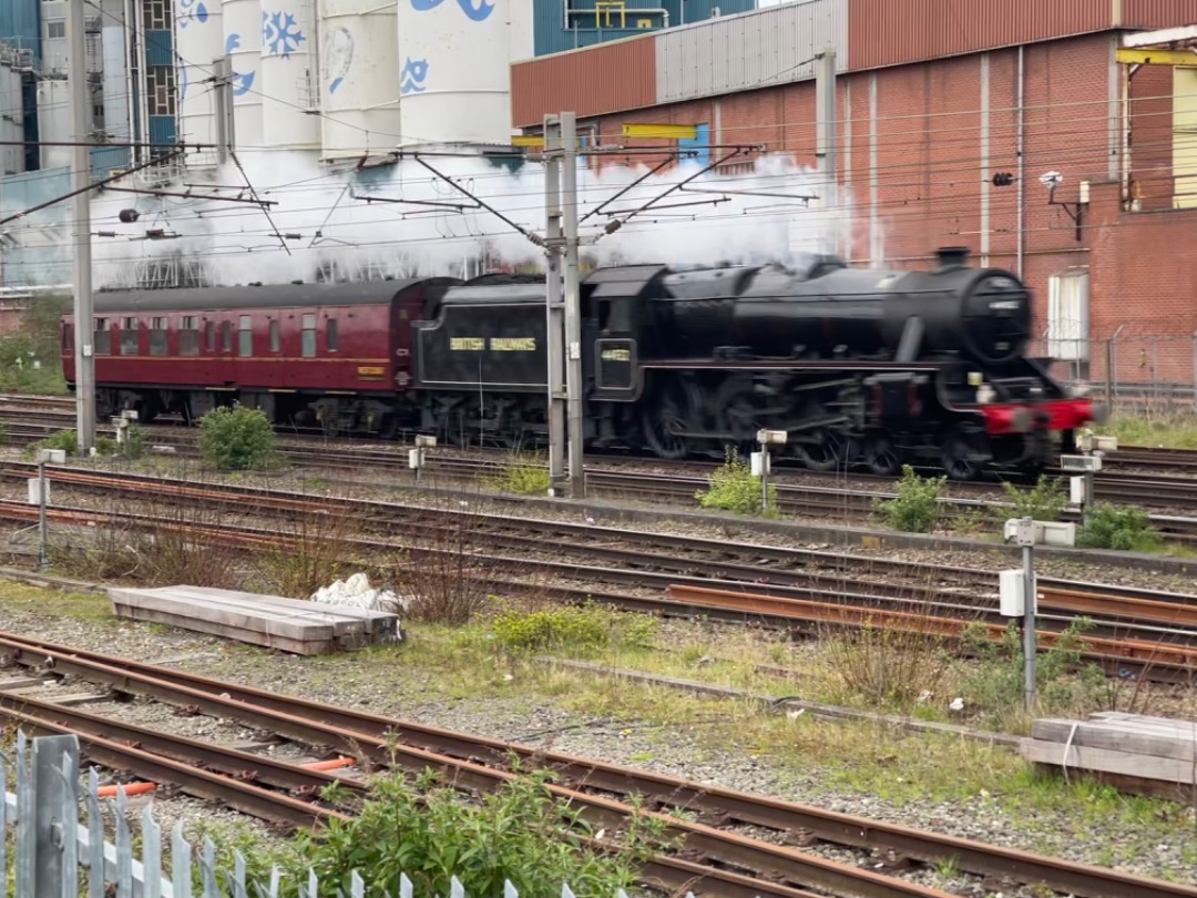 Jonathan Higginson on Train Siding: Ex LMS & BR Class 5 No.44932 races past Warrington Bank Quay just now having left Bristol St Philips Marsh at 10h15 this
morning is...