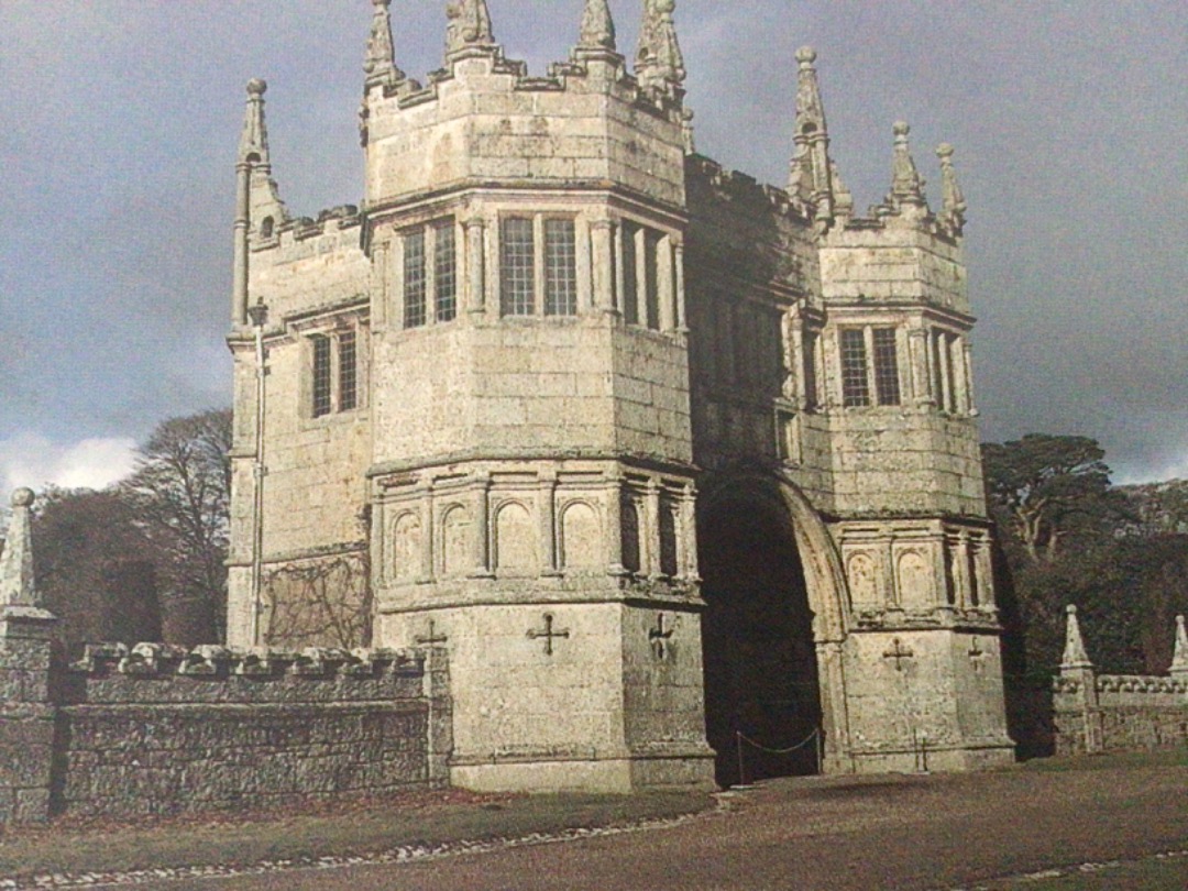 Alex Coomber on Train Siding: A drive leads from Bodmin Parkway Station to the National Trust house at Lanhydrock. The delightful gatehouse was built in
1636-51...