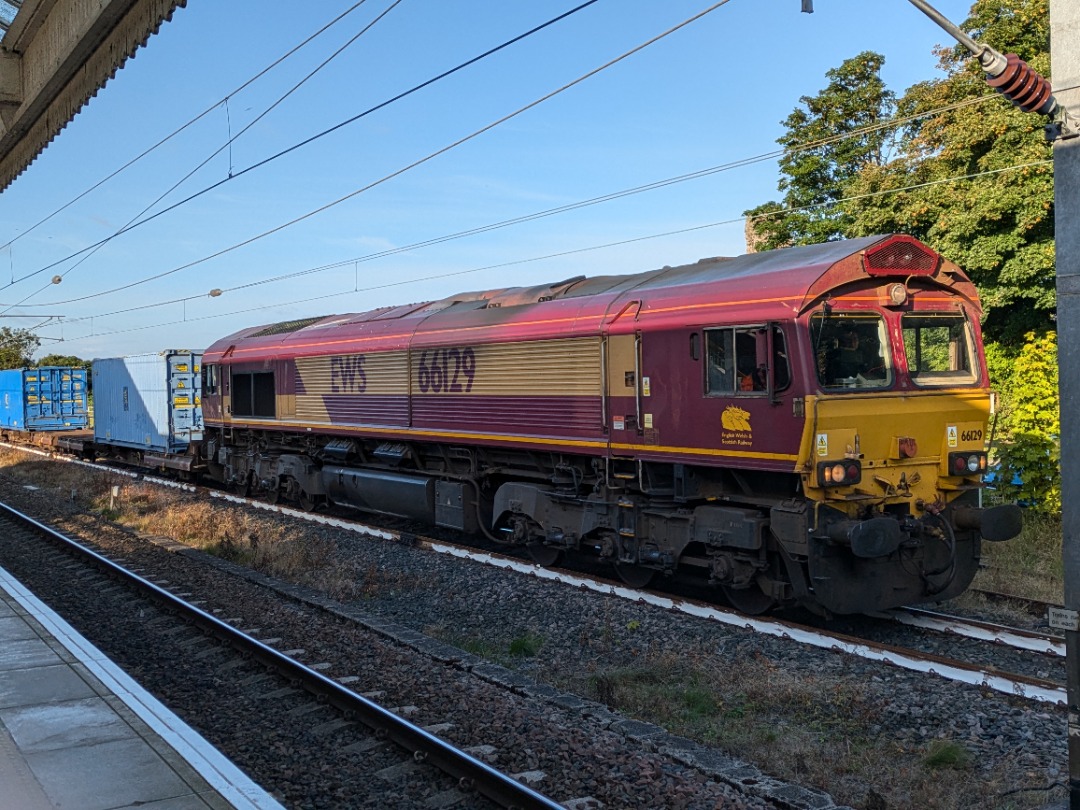 Ryan Watson on Train Siding: 66129 enters the Goods loop at Berwick-upon-Tweed whilst working 4S99 Tees Dock - Grangemouth.