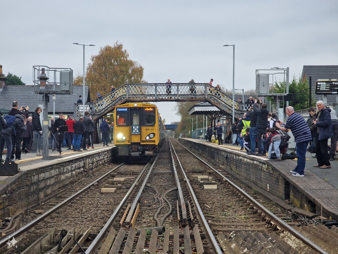 Nathaniel on Train Siding: class 507 023 and 507 001 on it's farewell tour after 46 years of service. my Youtube has the video of its final journey with
many tones as...