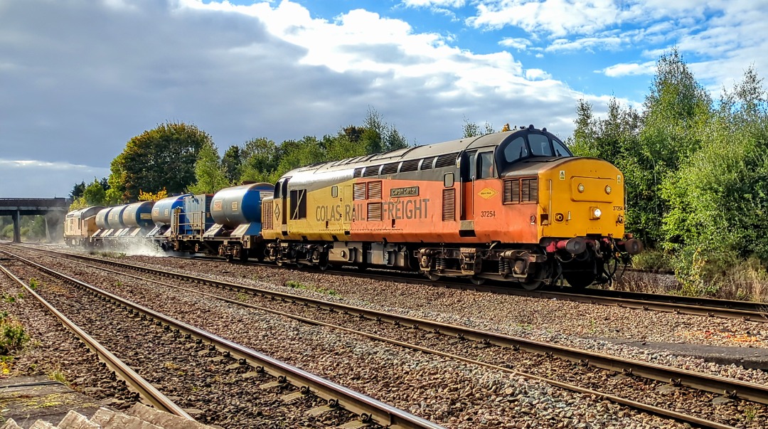 kieran harrod on Train Siding: Colas rail class 37 locomotives (27254 + 37116)forming 3J51 from York thrall yard to York thrall yard via Scarborough on the
first RHTT...