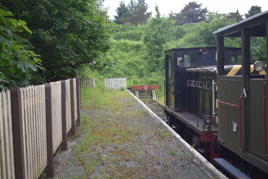 Hardley Distant on Train Siding: HERITAGE: On Saturday 1st June I visited the Southern section of the Cambrian Heritage Railways which does not run trains all
that often.