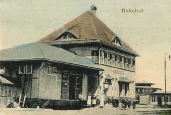 Affen Gamer on Train Siding: Der Bahnhof Hasenfelde wurde am 03.06.1911 eröffnet er lag an der Strecke der Oderbruchbahn im April 1945 wurde er geschlossen
und im...