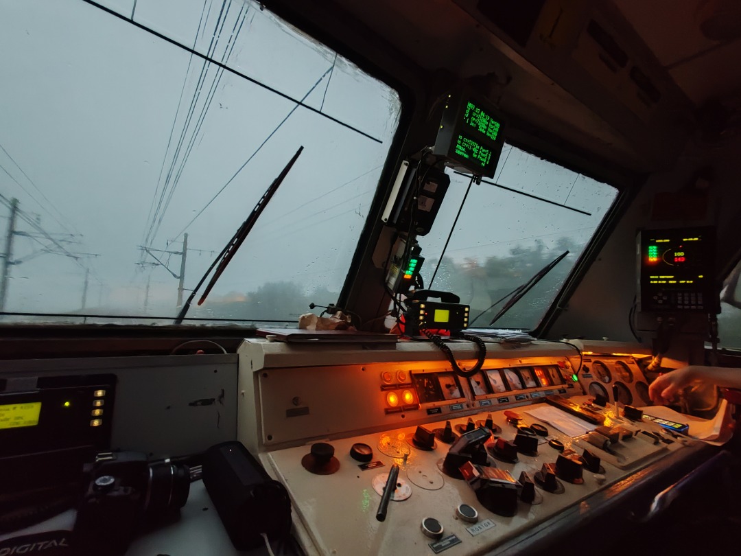 CHS200-011 on Train Siding: Night trip with the branded train No. 25 "Smena / A. Betancour" St. Petersburg - Moscow on the electric locomotive
ChS6-025. Somewhere in...