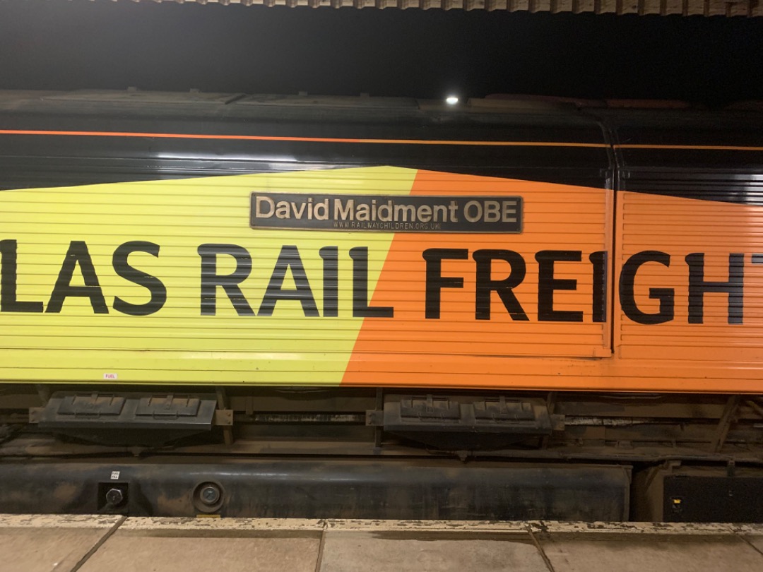 Mista Matthews on Train Siding: I was rudely awakened to let Colas Rail 66850 "David Maidment OBE" exit engineering possession out at Earlswood.
Heading it's train of...