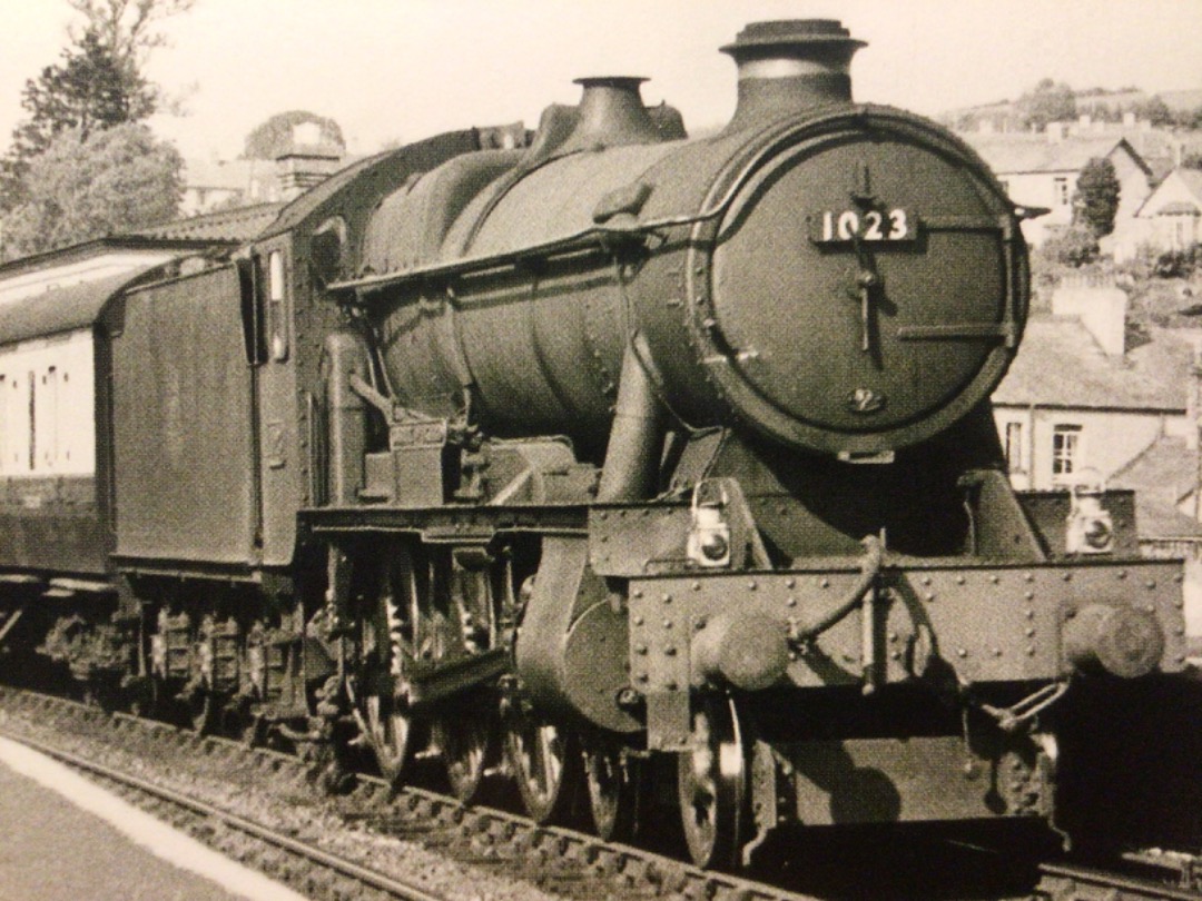 Alex Coomber on Train Siding: A County Class 4-6-0 No. 1023 County of Oxford passes through Lostwithiel Station with the 11:30 am from London Paddington to
Penzance...