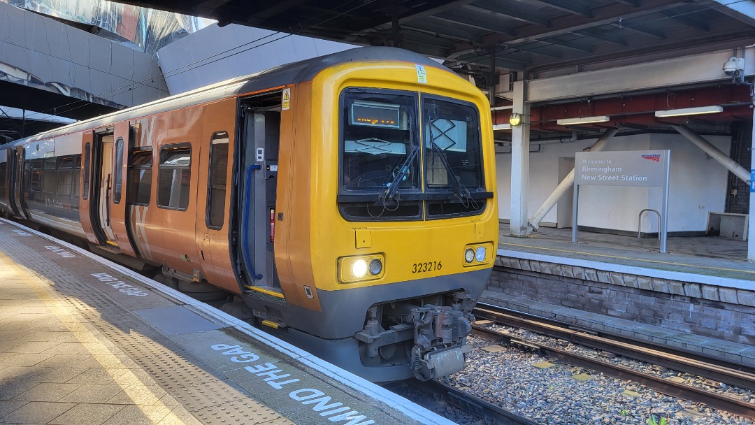 westmidlandstransport on Train Siding: Today had been great! Seen 323221, a class 86, a class 57 and I just added a pic of my train into Birmingham New Street
which...