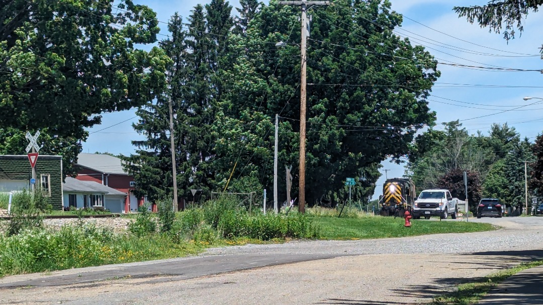 CaptnRetro on Train Siding: A mere 10 minutes ago, luck would shine on me as I was out on a walk with my family and I strolled up next to the old Hummingbird
Toy...