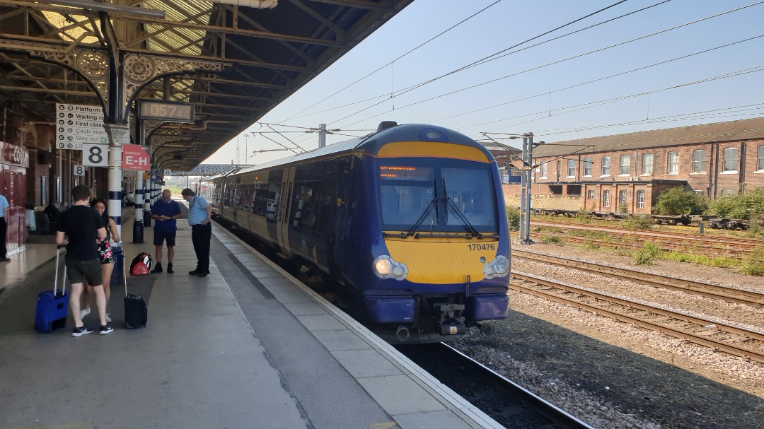 Tom Lonsdale on Train Siding: #NorthernRail #Class170 170476 at Doncaster. #photo #train #dmu #diesel #station #trainspotting