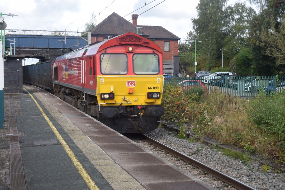 Hardley Distant on Train Siding: CURRENT: 66099 approaches Acton Bridge Station today with the 6E26 10:51 Knowsley Freight Terminal to Wilton MFW service.