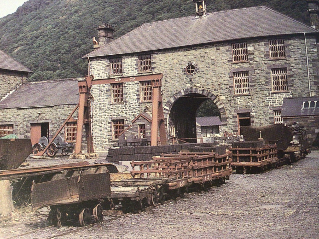 Alex Coomber on Train Siding: Visitors to the Welsh Slate Museum at LIanberis can see demonstrations of old machinery, forges, a foundry, a saw mill and a water
wheel...