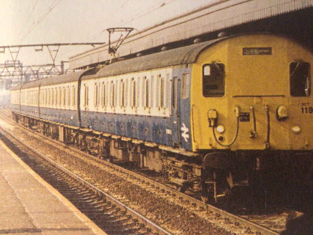 Alex Coomber on Train Siding: A Class 307. No. 307119 built at Eastleigh between 1954 and 1956. Initially as 1500 volt DC Units. The Class 307s were converted
to 25 KV...