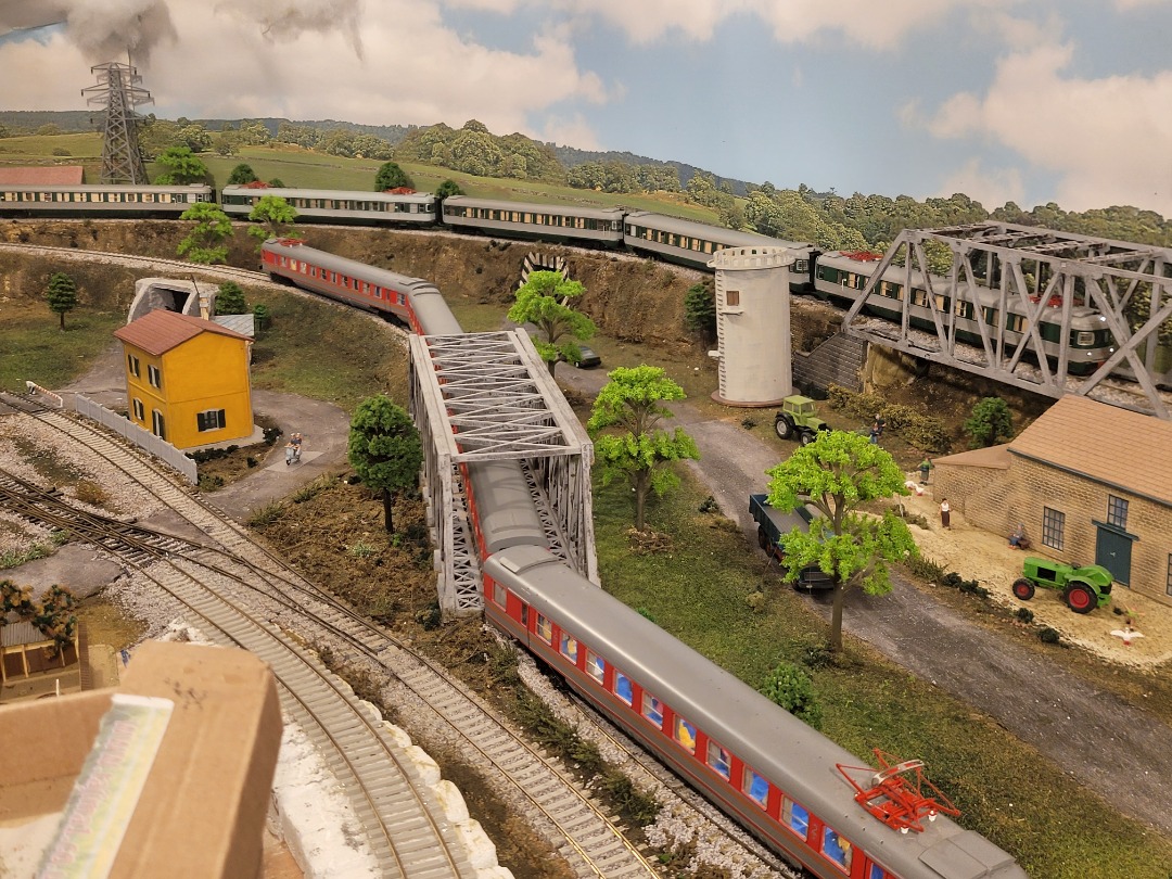 Train Siding in an online community for all railway enthusiasts, trainspotters and railway modellers from around the world.