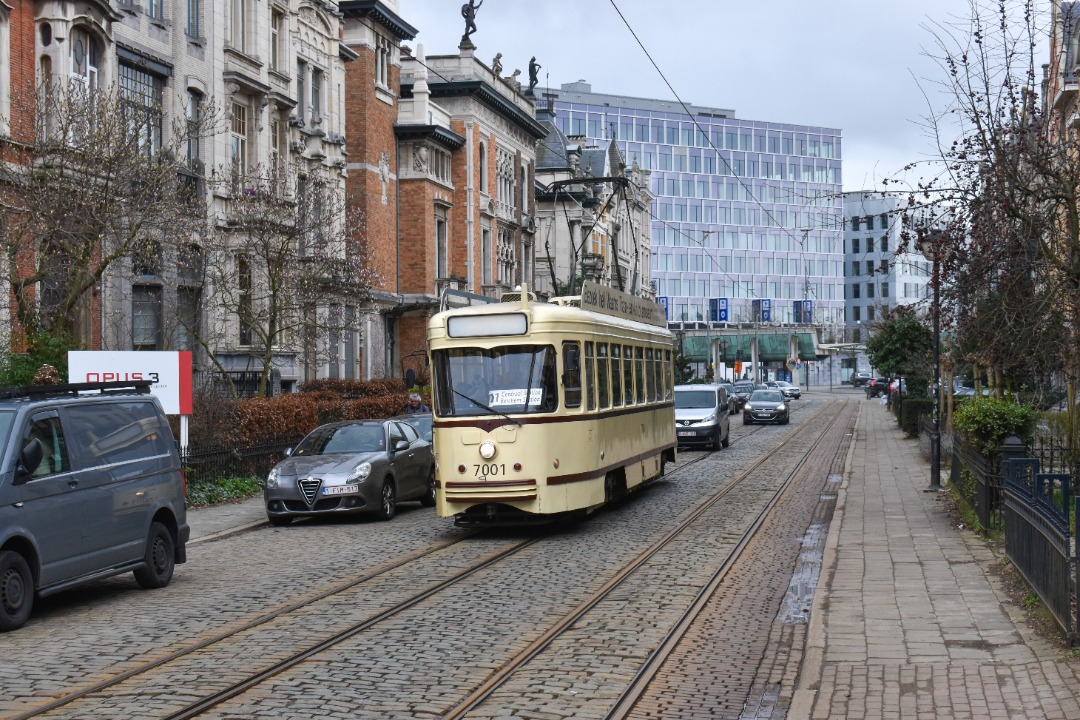 NL Rail on Train Siding: Op de laatste dag dat de niet gekoppelde PCC trams reden en lijn 11 voor de laatste dag reed besloot ik naar Antwerpen te gaan voor wat
foto's.