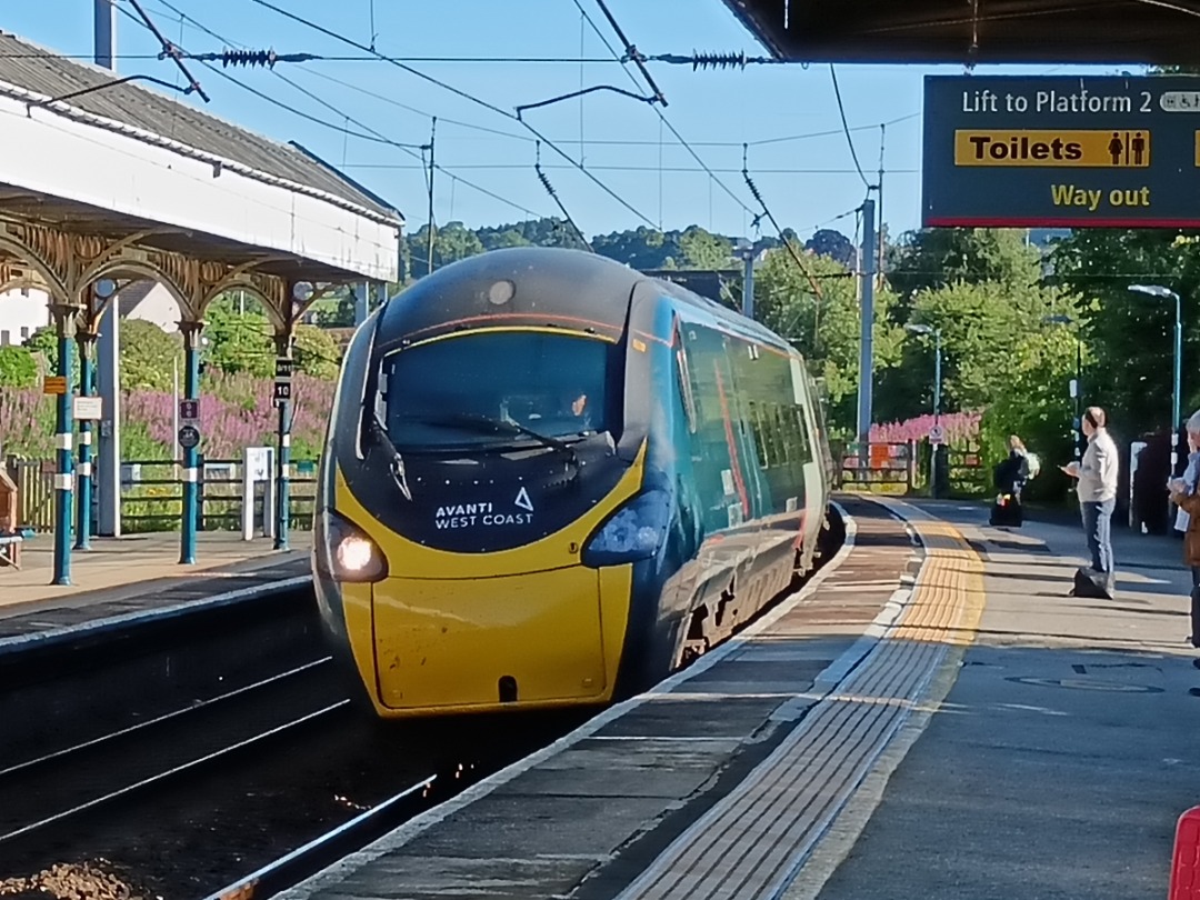 Whistlestopper on Train Siding: Avanti West Coast class 390/1 No. #390154 arriving into Penrith this morning working 9M50 0652 Edinburgh to London Euston.