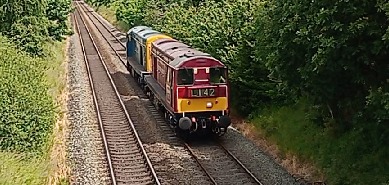 Hardley Distant on Train Siding: CURRENT: 20142 'Sir John Betjeman' (Front) and 20189 (Behind) pass Rhosymedre near Ruabon today with the 0Z21 09:50
Castleton Heywood...