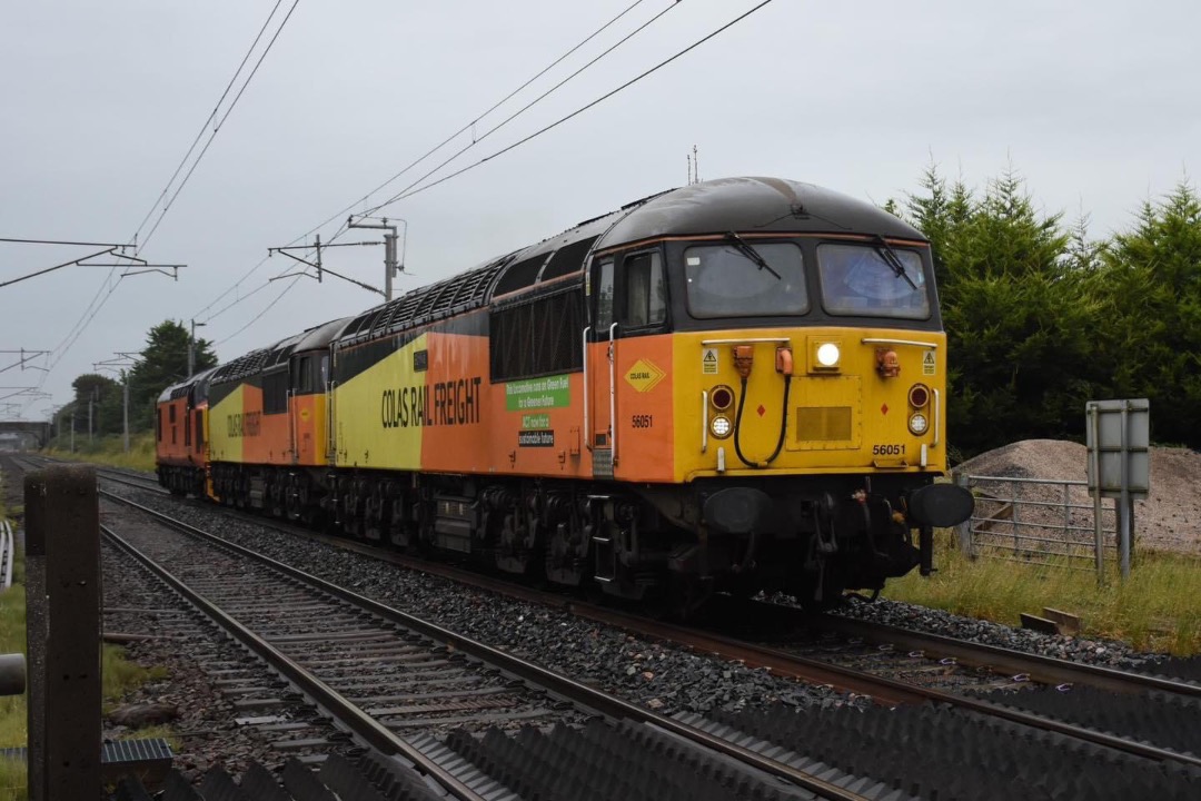 Inter City Railway Society on Train Siding: A bit of colour on a bleak August day ... 56051, 56090 & 37405 head south through Bolton-le-Sands on 27th August
2024....