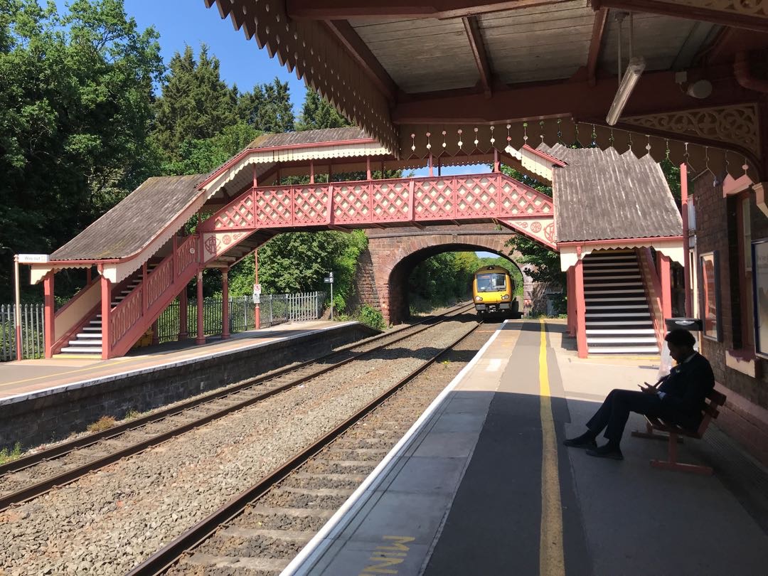 RodRail on Train Siding: #WMR class #172, direction Kidderminster, passing under Brake Lane and #GWR #footbridge at #Hagley #Worcestershire