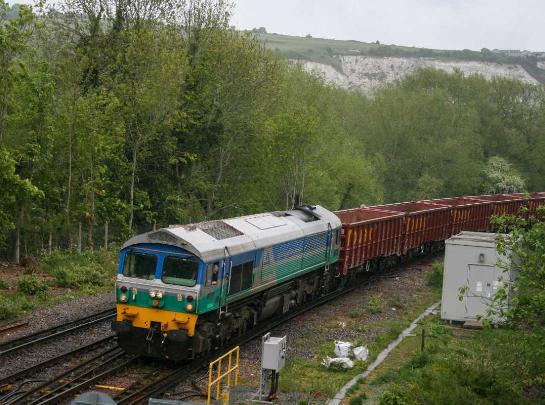 Luke Govus on Train Siding: Aggregate Industries 59001 at Lewes working 6V00 Newhaven Day Aggregates to Acton Terminal Complex!