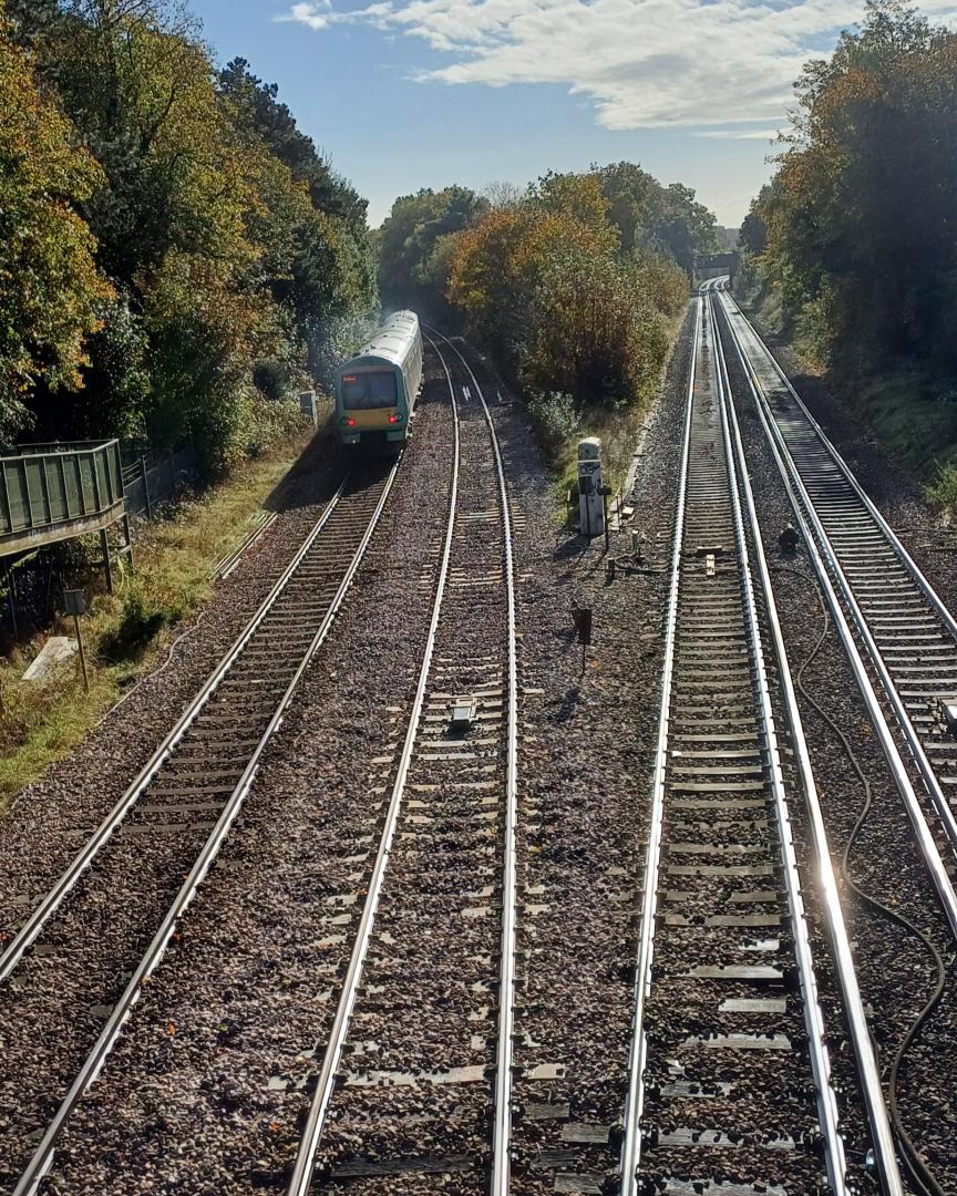 Train Matt1 on Train Siding: Here is my photos from my trainspotting visit to Hurst Green (Surrey) I have 3W91 doing the runs from Horsham Up T.C to Horsham Up
T.C.