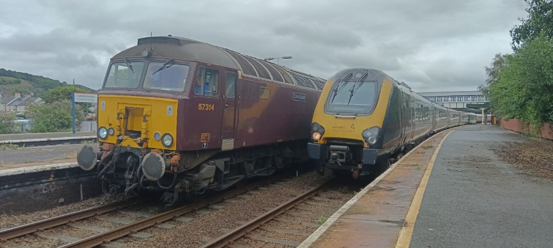 TrainGuy2008 🏴󠁧󠁢󠁷󠁬󠁳󠁿 on Train Siding: Today, I had The Northern Belle come to Llandudno Junction on a railtour from Hull, with 57314
'Conwy...