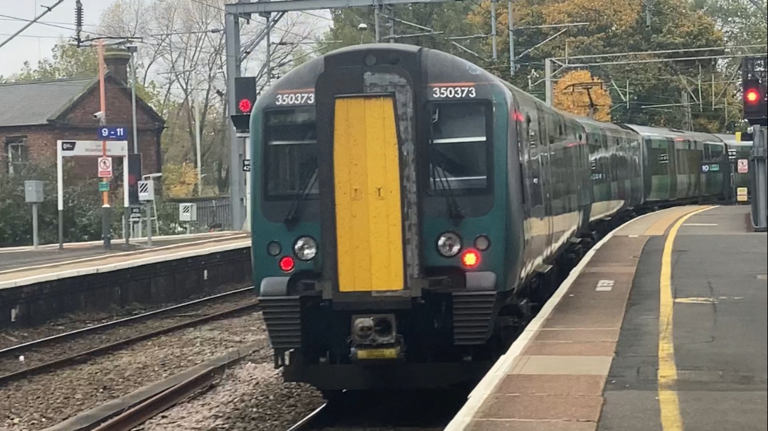 Theo555 on Train Siding: Went to Wolverhampton (again) today with @George, we even caught the Midland Pullman on camera again!!! Over a month we last saw it!
Very...