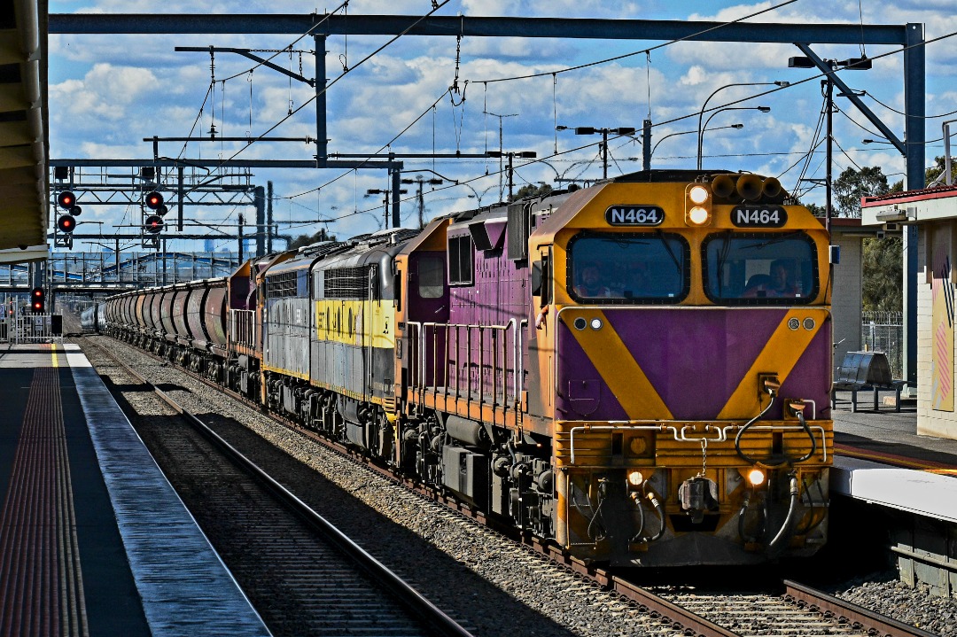 Shawn Stutsel on Train Siding: V/Lines N464 and N466 sandwiches SSR's S317 and S311 on 9193, Empty Grain Service seen passing through Laverton,
Melbourne...